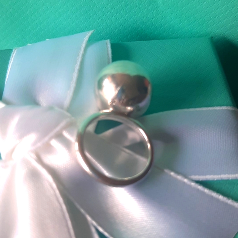 Tiffany & Co. Ball Ring with Gift Bag & Box Set 🌟 - Picture 7 of 11